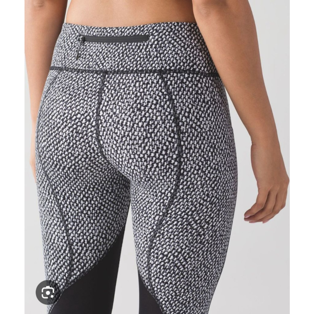 LULULEMON‎ Pace Rival Black White Scatter Star Crop Leggings Size 4
